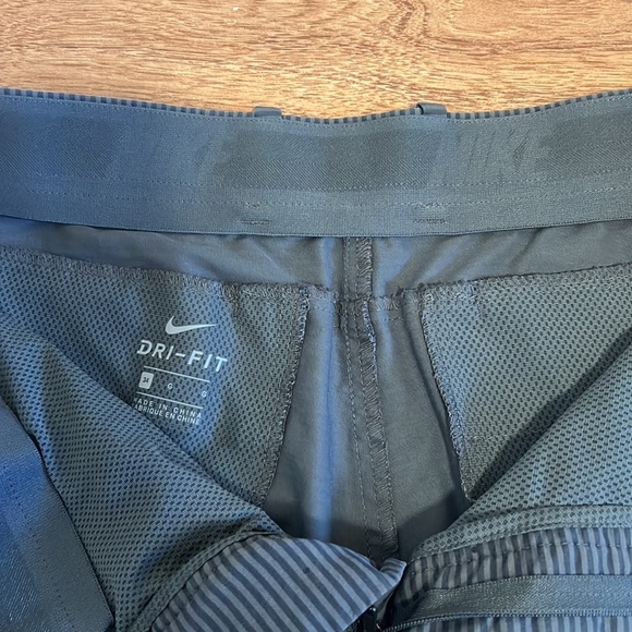 Nike size 34 Grey golf shorts - Picture 3 of 3